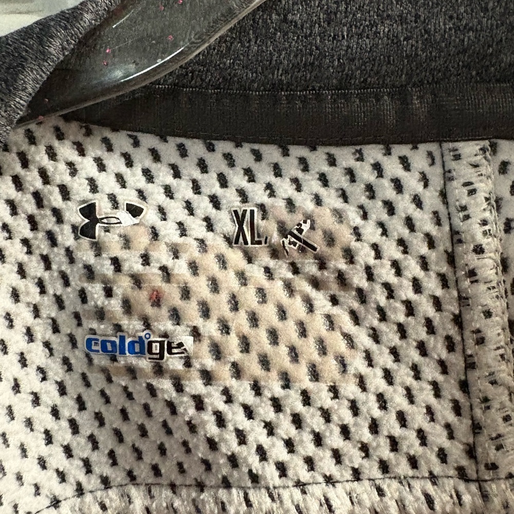 Grey Like New Under Armor Sweat Shirt - Picture 3 of 4